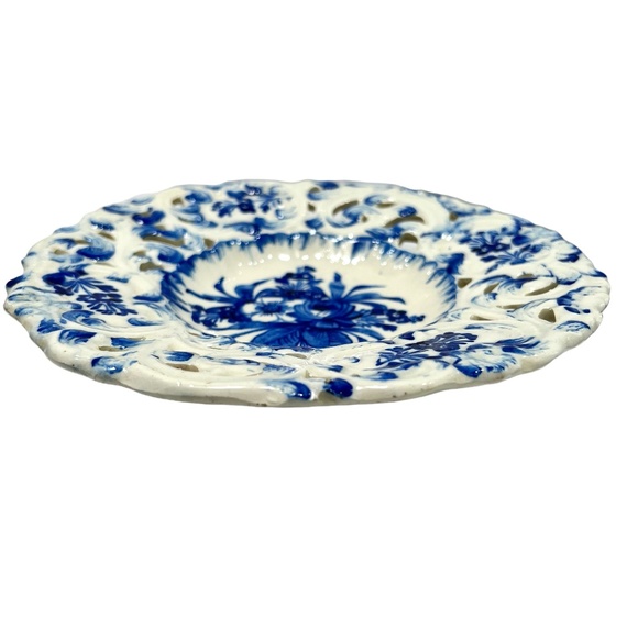 ITALIAN WHITE W/BLUE FLOWERS CERAMIC DECORATIVE PLATE - Picture 3 of 15